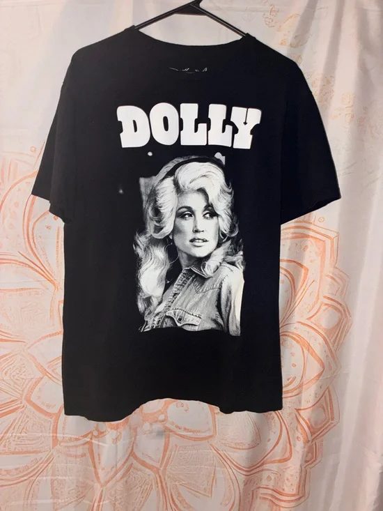 SHEIN Pink Plaid Button-Up Shirt w/ a Dolly Parton Graphic Tee - Picture 4 of 9